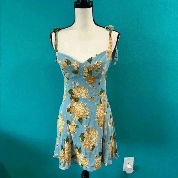 Reformation niara Carmela dress in size 10 - Picture 3 of 12